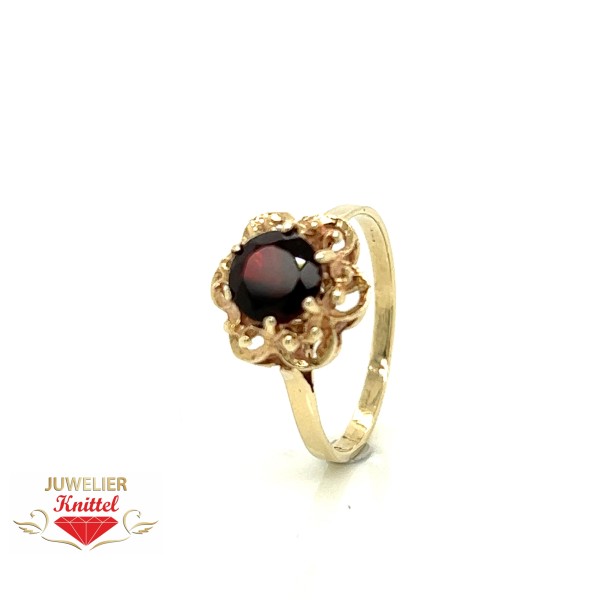 Granatring aus 333er Gelbgold mit 1 Granat